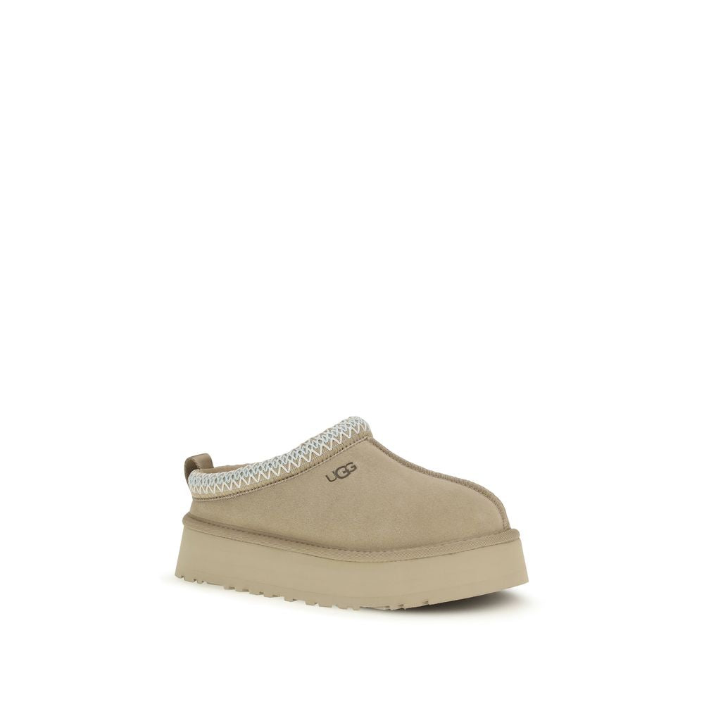UGG Beige Calf Leather Bos Taurus Mules 1728,72470364320,Beige,EU40/US10,EU41/US11,EU42/US12,Flats - Shoes,Mules - Flats - Shoes,New with tags,Shoes,UGG,Women