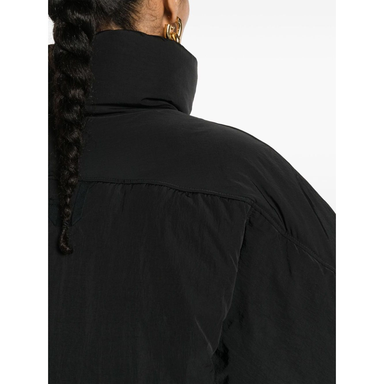 Front view with bag zipped and handles upright.