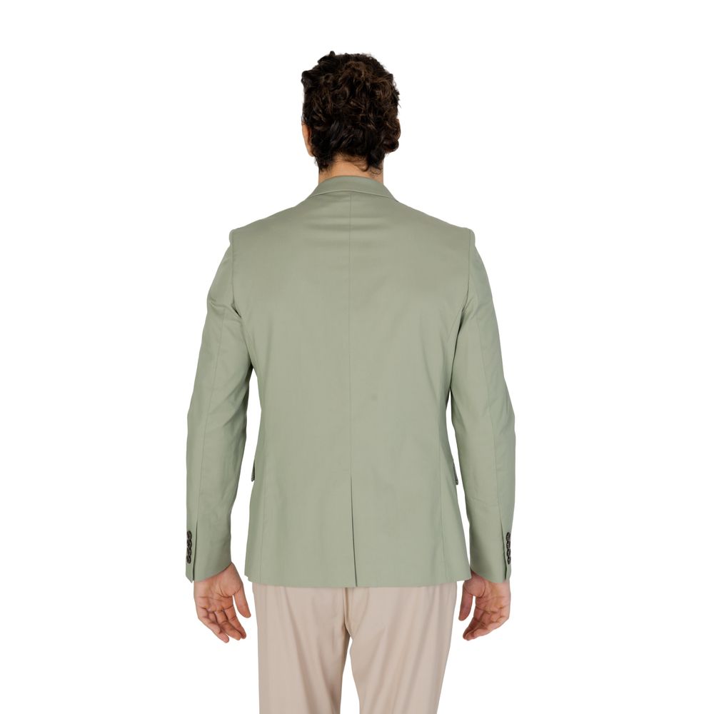 Front view with bag zipped and handles upright.