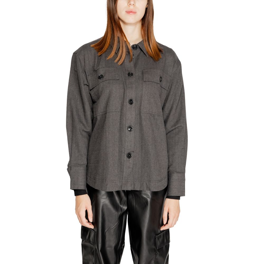 Jacqueline De Yong Black Recycled Cotton Blouse with long sleeves and loose fit for a casual look.