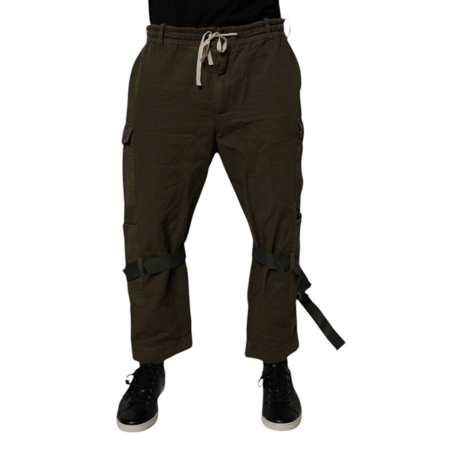 Front view with bag zipped and handles upright.