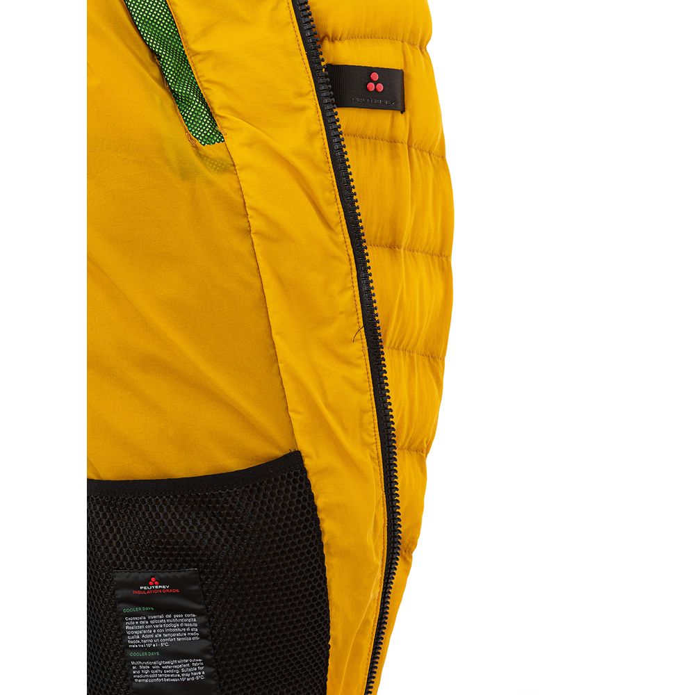 Front view with bag zipped and handles upright.