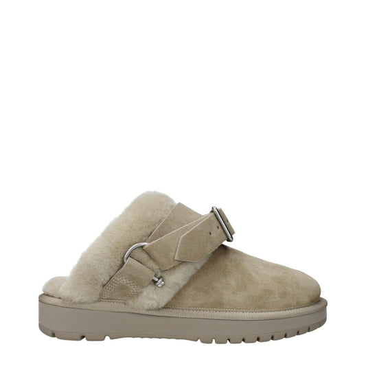 Burberry Green Leather Slippers with fur detail, buckle closure, and rubber sole. Casual style suede clogs with low flat heel.