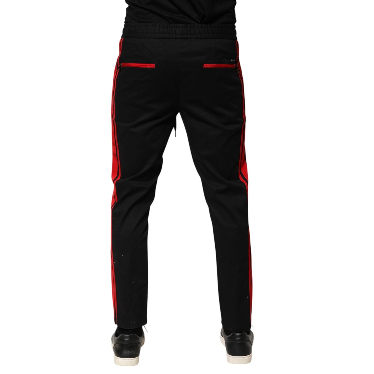 Front view with bag zipped and handles upright.
