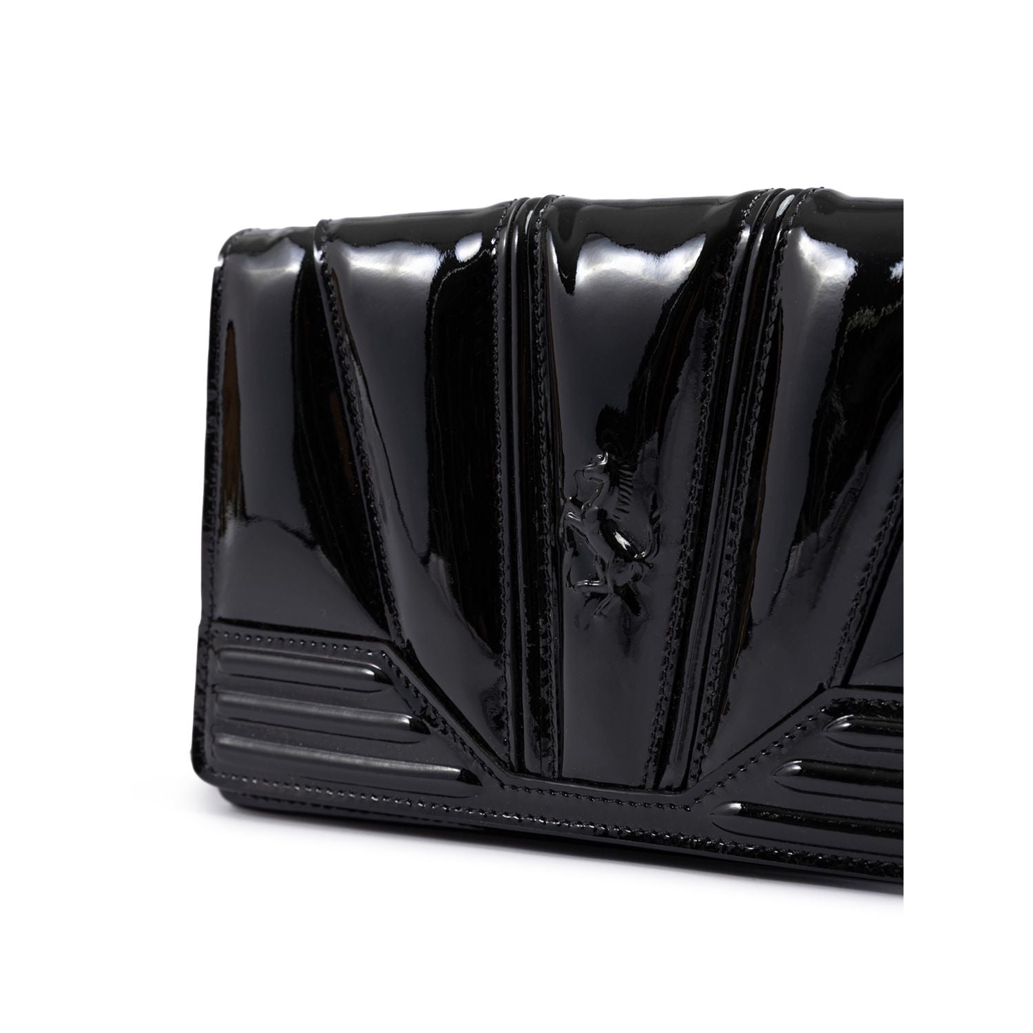 Front view with bag zipped and handles upright.