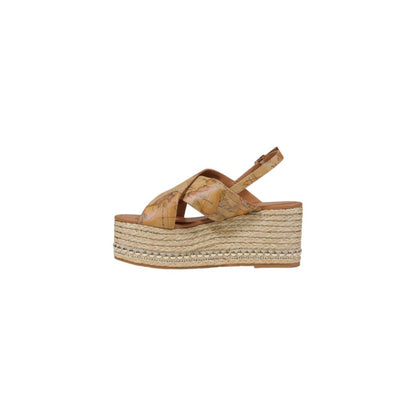 Alviero Martini Prima Classe Beige Polyethylene Platform Sandals with rope sole for elegance and comfort, ideal for summer occasions.