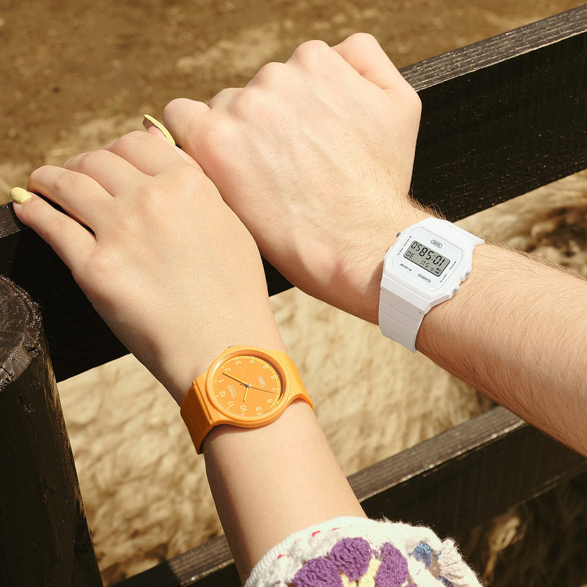 Unisex wristwatch featuring CASIO VINTAGE Mod. F-91 BIO RESIN STRAP - WHITE on wrist, showcasing water resistance and stylish design.