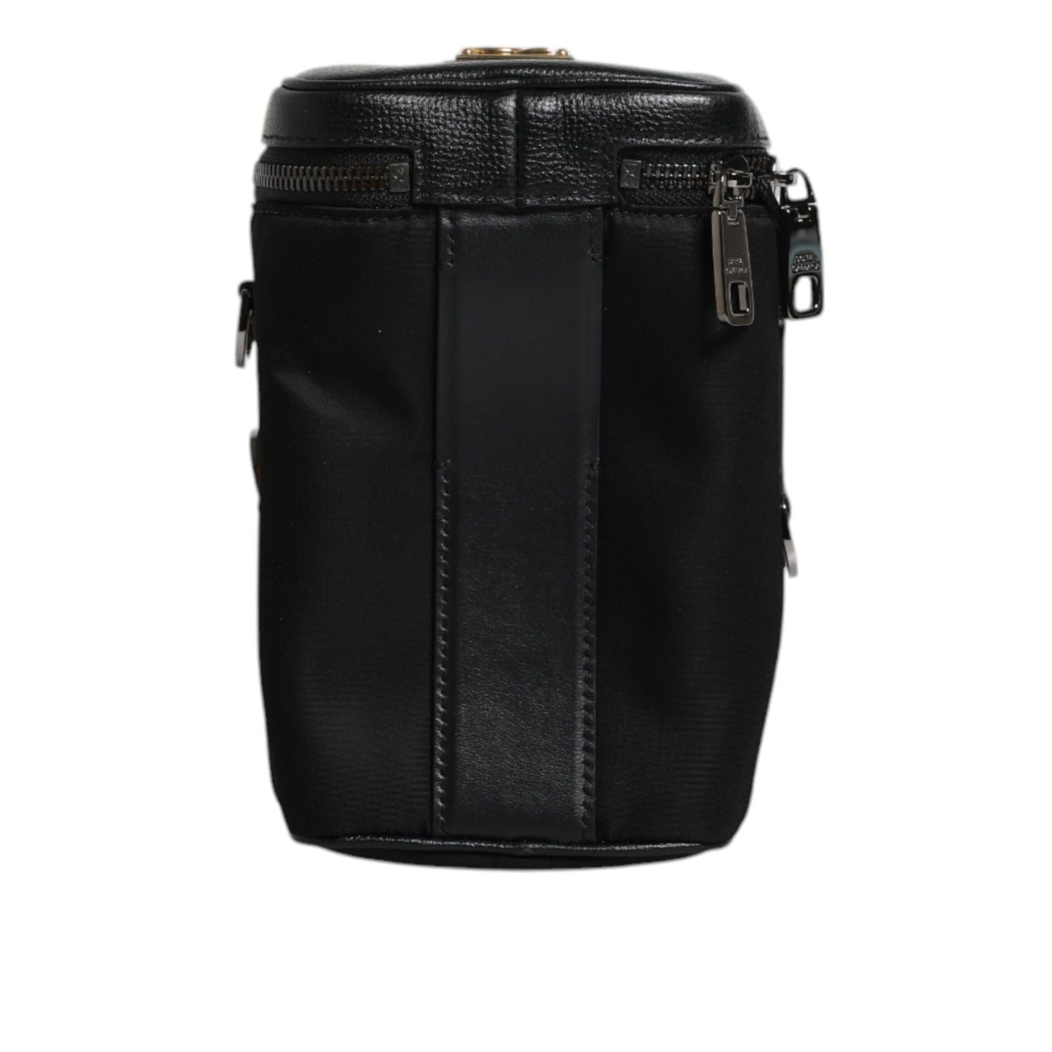 Front view with bag zipped and handles upright.