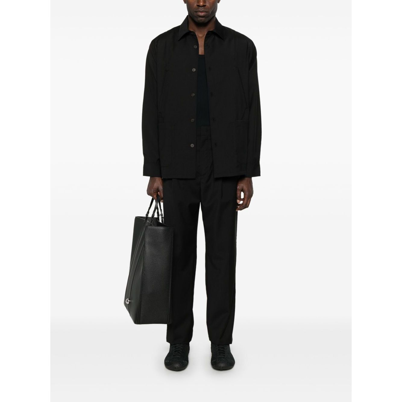 Front view with bag zipped and handles upright.
