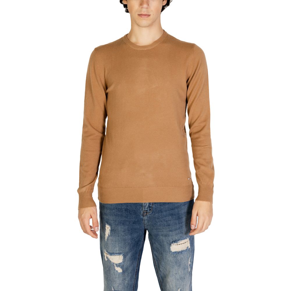 Gianni Lupo Brown Polyester Sweater, fall/winter men's knitwear, stylish and comfortable with a blend of polyester and viscose.