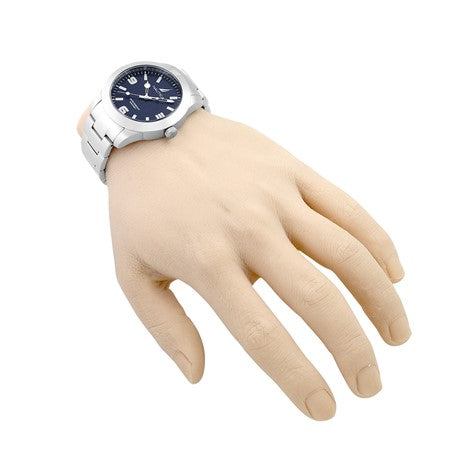 NAUTICA Mod. NAPPBF201 gent's quartz watch on mannequin hand with 42mm case and bracelet, water-resistant up to 10 ATM.