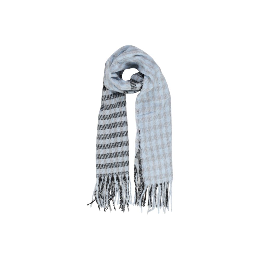 Only Blue Recycled Polyester Scarf with checkered design, perfect eco-friendly accessory for all seasons.