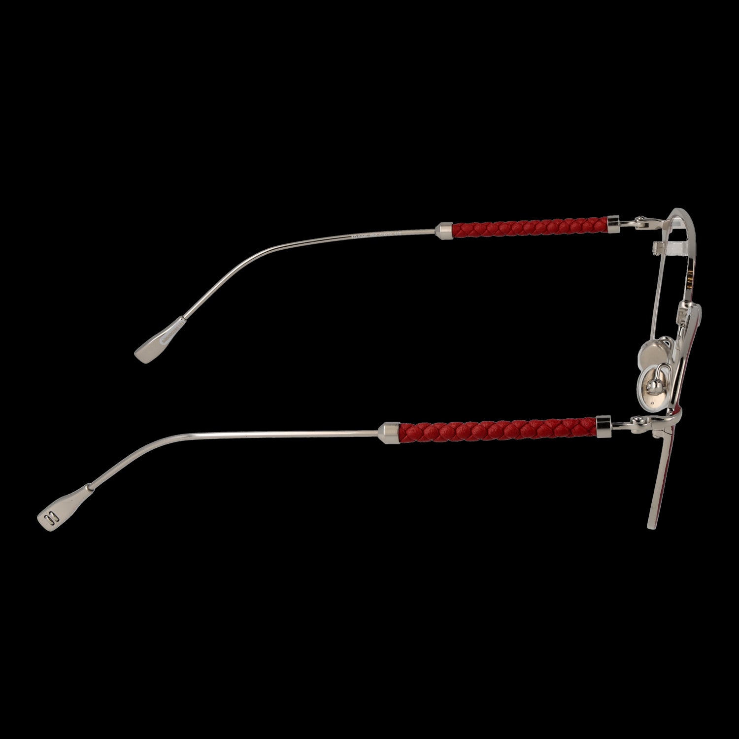 Front view with bag zipped and handles upright.