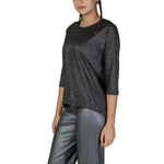 Vero Moda Bicolor Recycled Polyester Long Sleeve women's t-shirt in black and metallic, perfect for fall/winter fashion.
