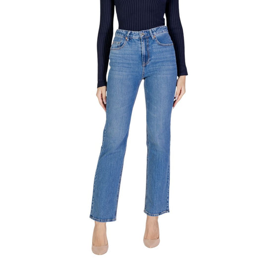 Vero Moda Light Blue Cotton Mom Jean for women, Fall/Winter collection, 79% Cotton, high-waisted, casual style, front view
