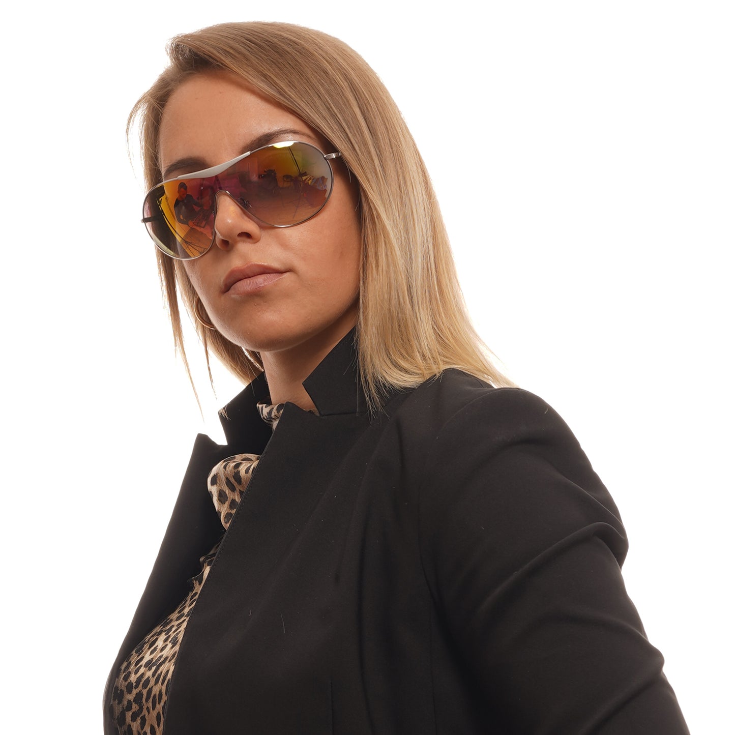 Unisex sunglasses model wearing WEB MOD. WE0282 0014Z with sleek design on white background